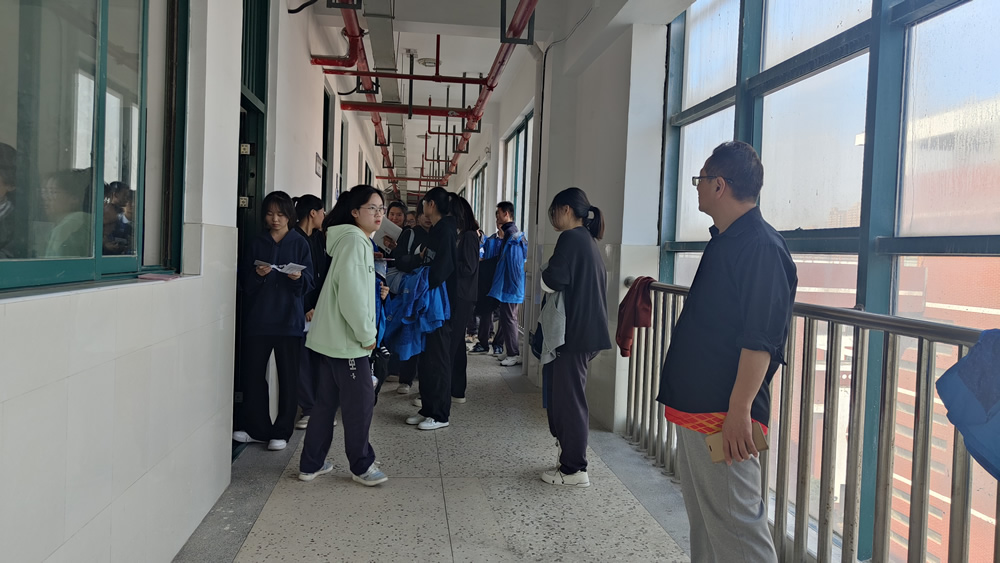 03-等待-01.jpg 03-等待-01.jpg