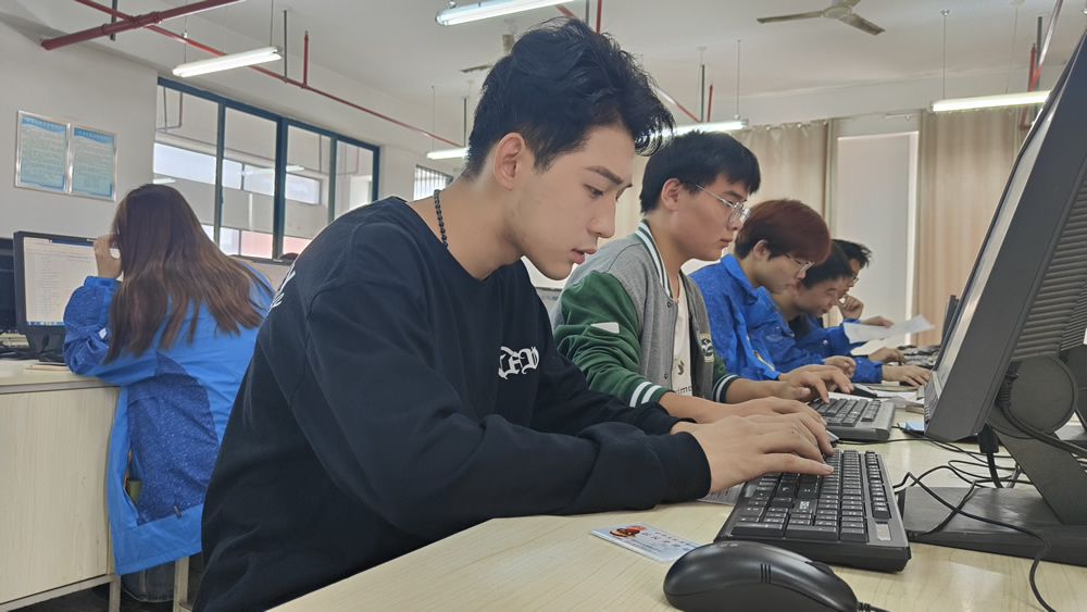 04-填报.jpg 04-填报.jpg