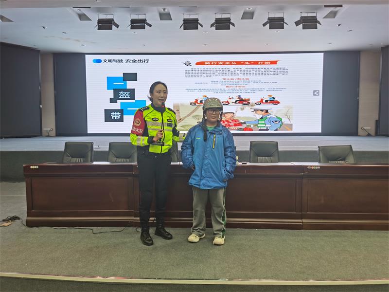 A9BDF4FABA7472F5319F517C655823F9.jpg A9BDF4FABA7472F5319F517C655823F9.jpg